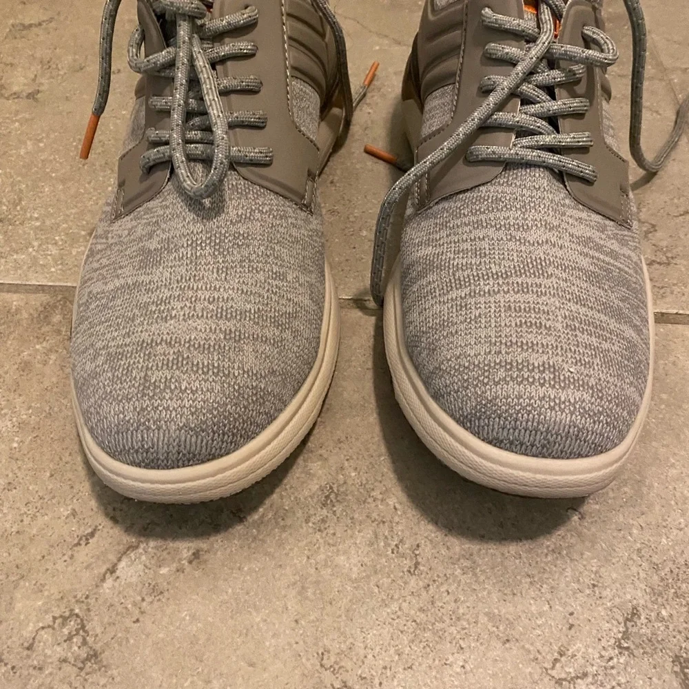 Earth Elements Cullen Mens Size 9.5 Silver Grey Woven Knit Sneakers Shoes